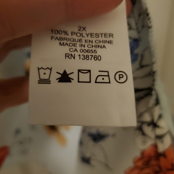 Beautiful floral blouse - Picture 2 of 2